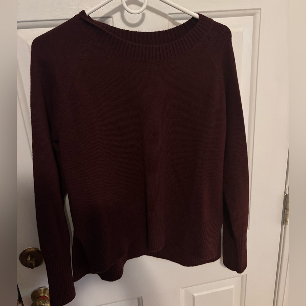 NWT Banana Republic Women's Deep Burgundy Crewneck Sweater - Picture 2 of 3
